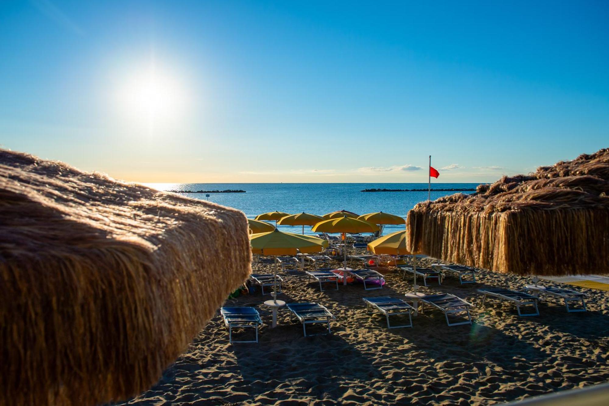 Hotel Holiday Martinsicuro Dış mekan fotoğraf