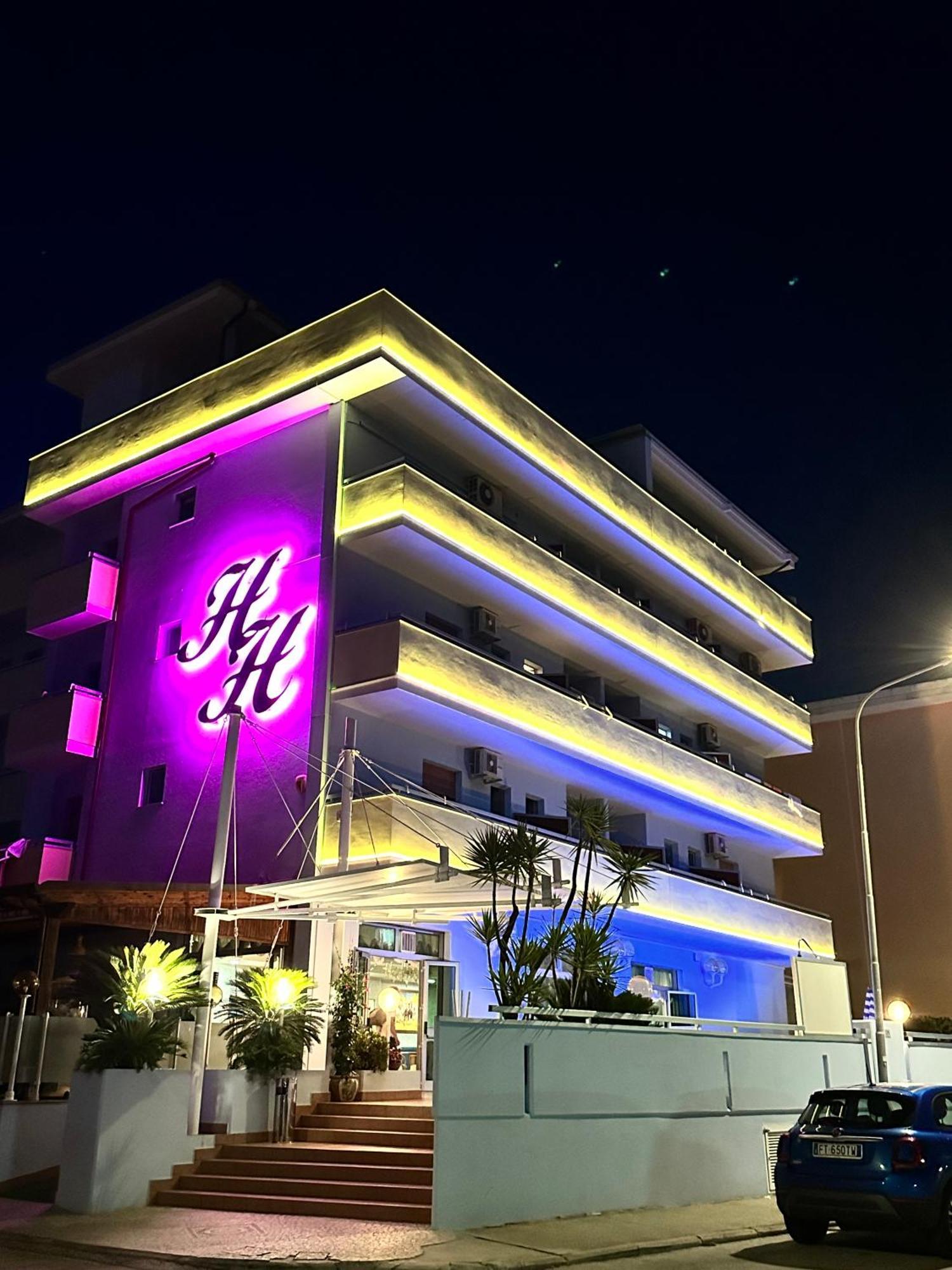 Hotel Holiday Martinsicuro Dış mekan fotoğraf