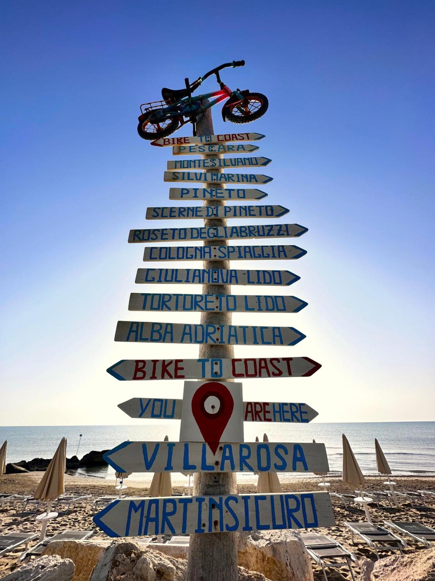 Hotel Holiday Martinsicuro Dış mekan fotoğraf