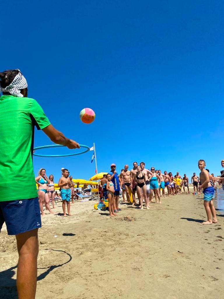 Hotel Holiday Martinsicuro Dış mekan fotoğraf