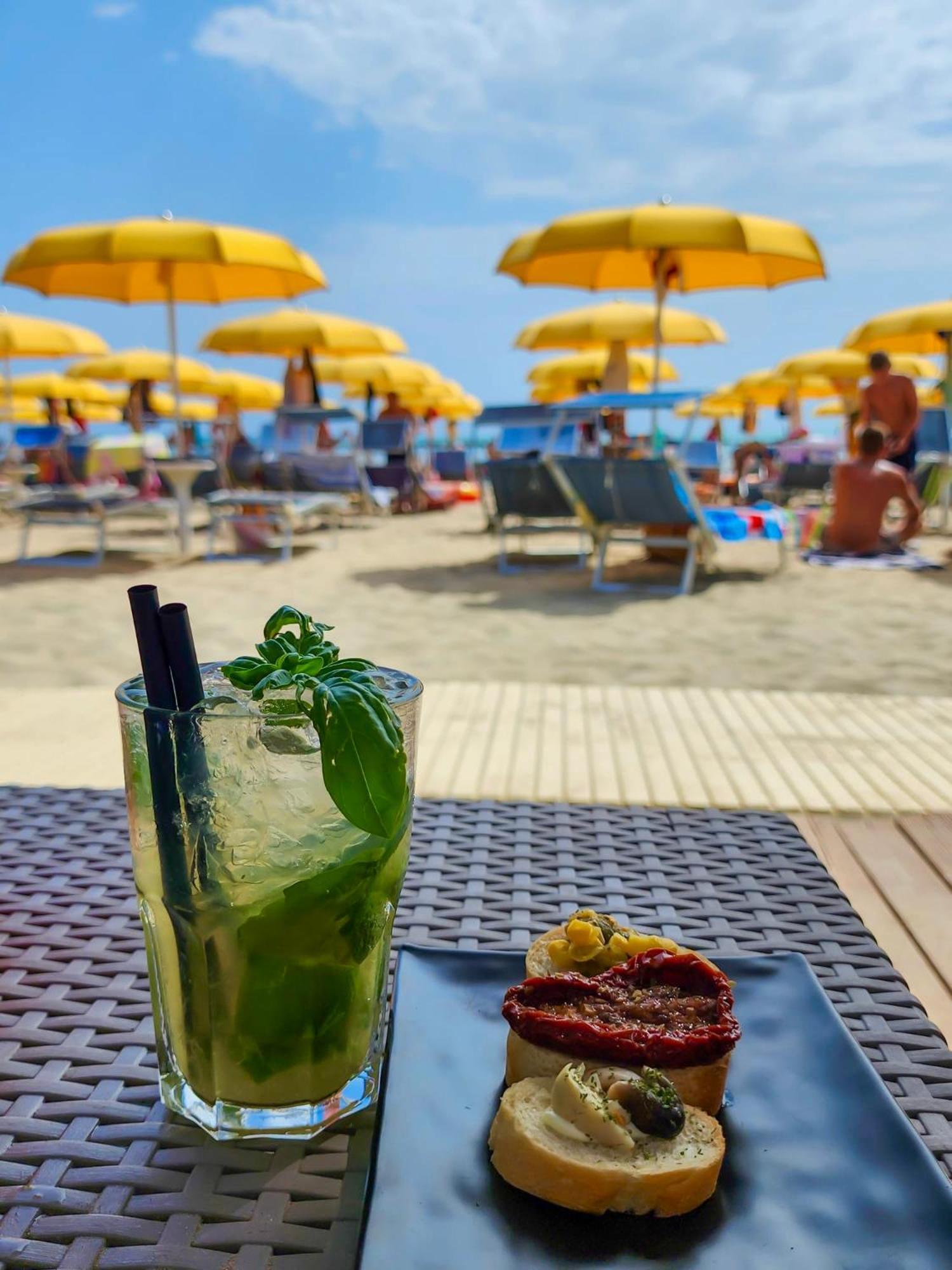 Hotel Holiday Martinsicuro Dış mekan fotoğraf