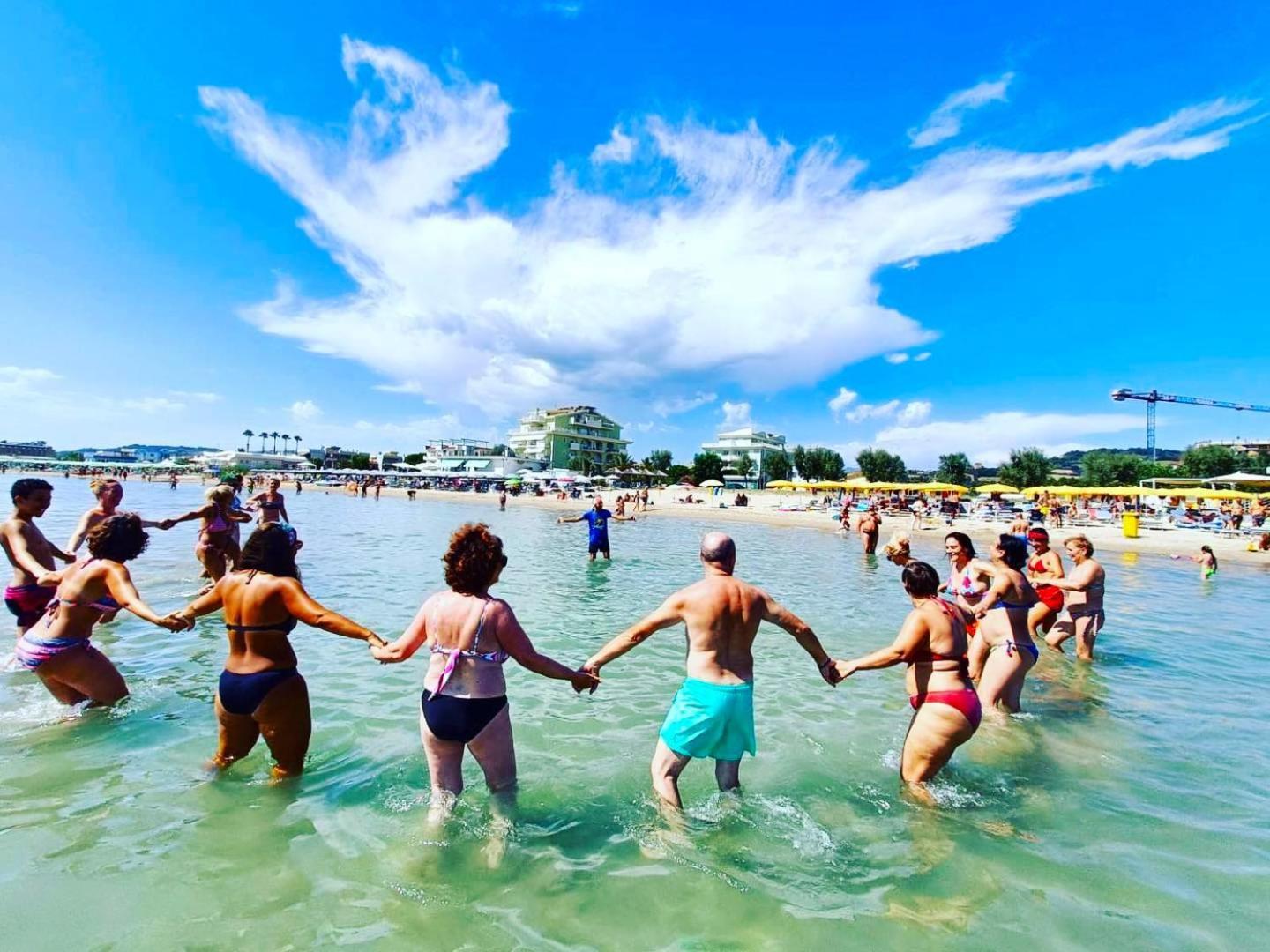 Hotel Holiday Martinsicuro Dış mekan fotoğraf