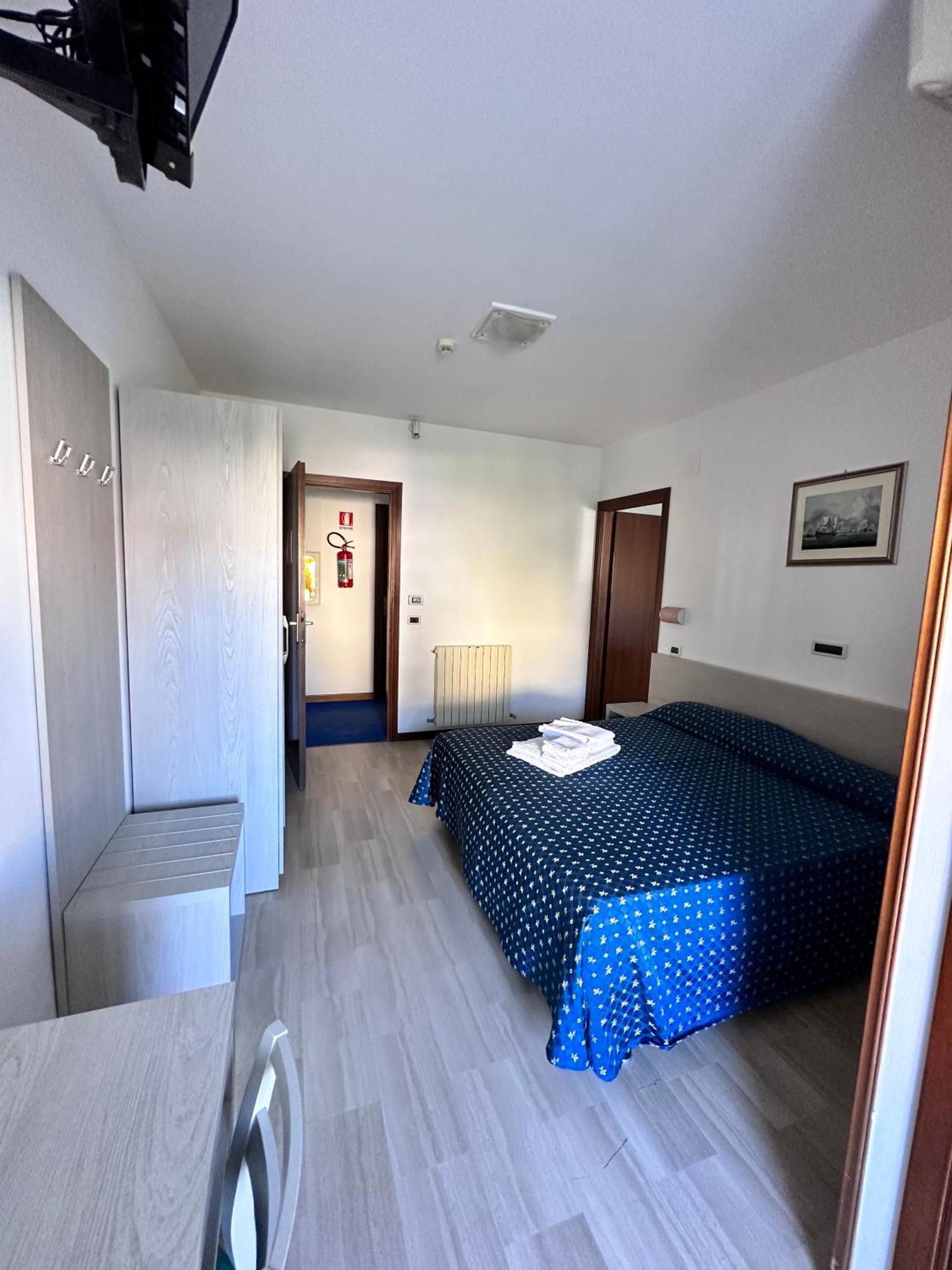 Hotel Holiday Martinsicuro Dış mekan fotoğraf